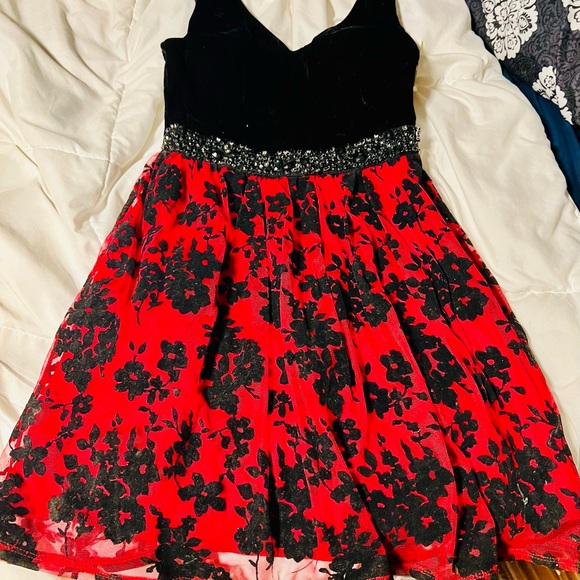 Jodi Kristopher Black and Red A-line Dress  Size 3 - Picture 1 of 6